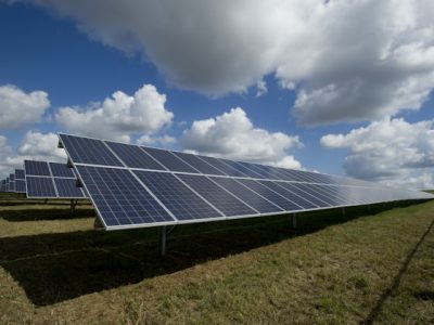 ペロブスカイト太陽電池とは？実用化はいつ？価格・効率・将来性を徹底解説【2026年】