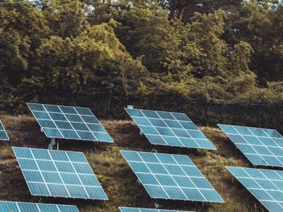 ソーラーカーポートのメリット・デメリット｜費用相場と選び方を完全解説