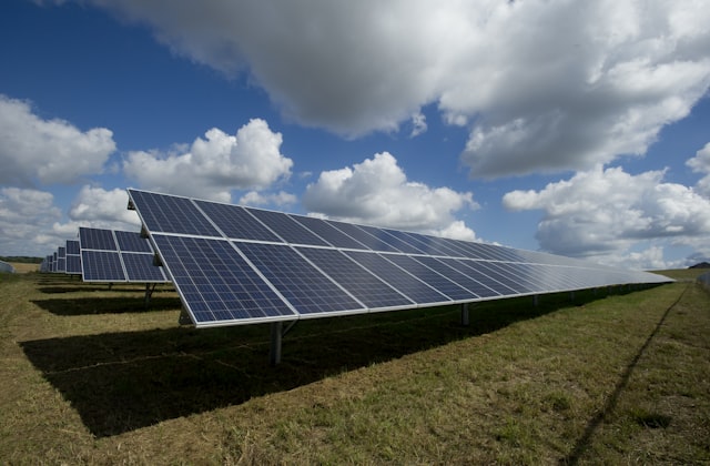 太陽光発電のデメリット7選｜2026年最新版で本当の注意点を解説