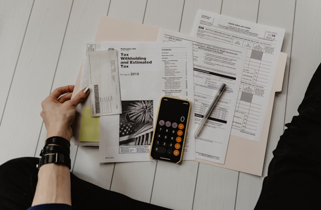 太陽光発電に固定資産税はかかる？住宅用・産業用の課税ルール完全解説