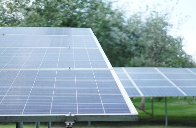 太陽光発電のメンテナンス完全ガイド｜費用・頻度・DIY範囲を解説